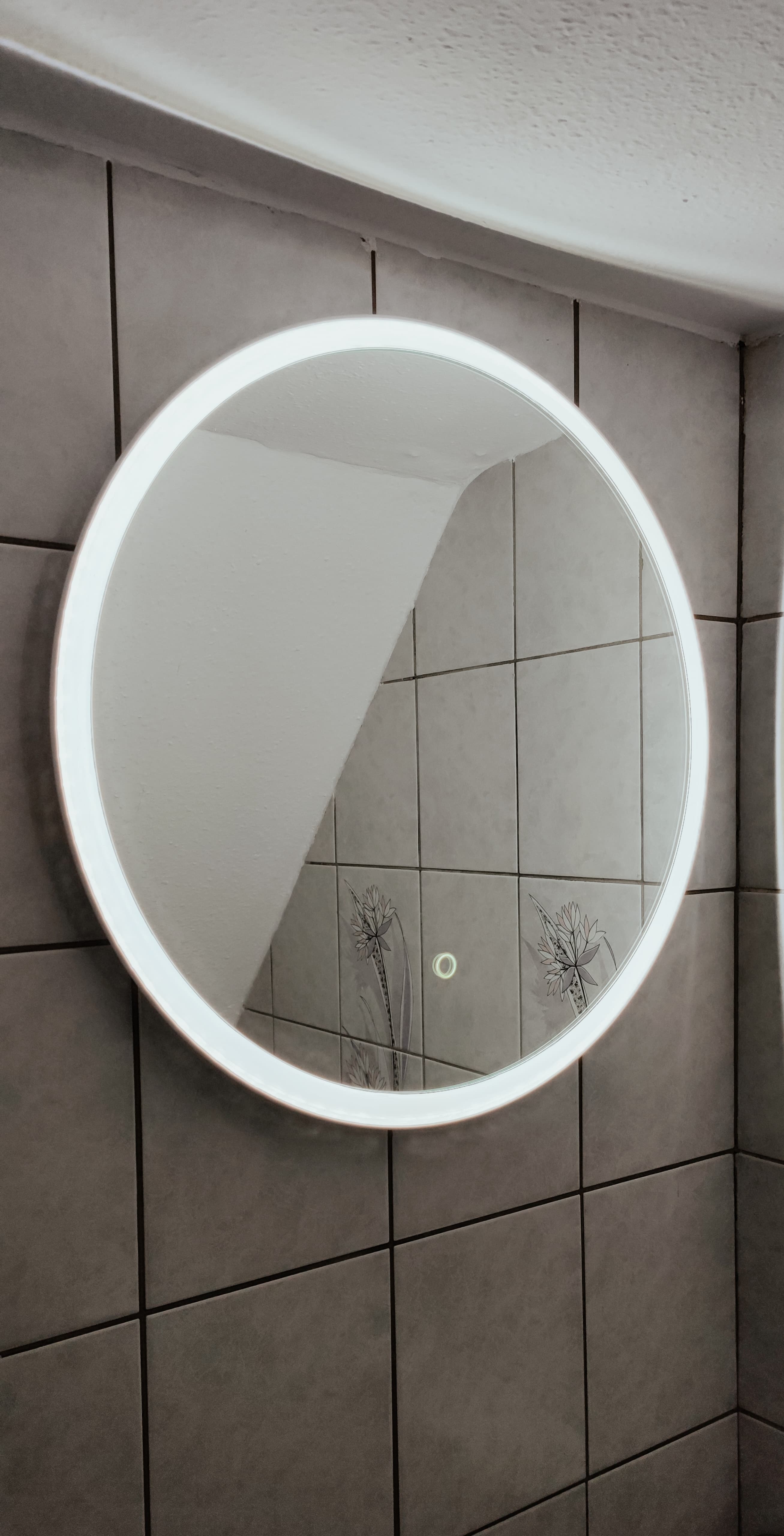 Runder LED-Spiegel Ansicht 1